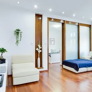 Royal Near River - Nek4th Appartamento